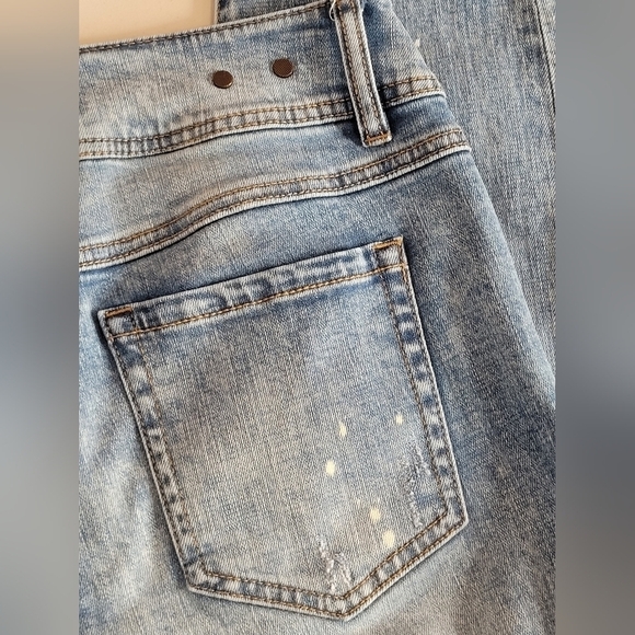 CAbi Cinch Skinny Light Wash Distressed Bleach Splatter Jeans #5492 - Size 4 - Picture 7 of 13